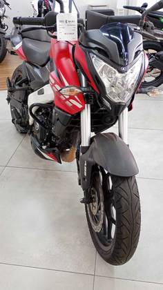 BAJAJ DOMINAR 200 BAJAJ DOMINAR 200